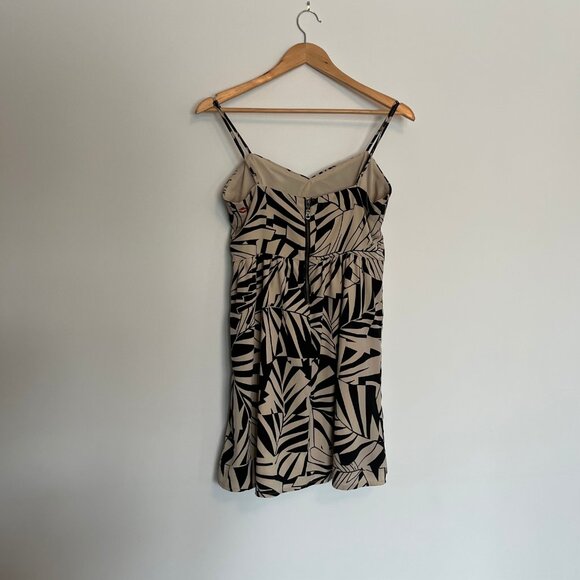 Billabong. Short Dress. Beige with Black Pattern. Size Medium. Womens. - Picture 2 of 11
